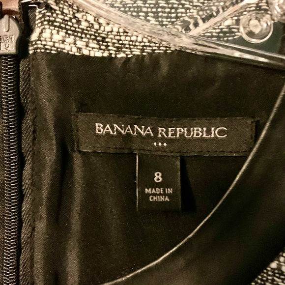 BANANA REPUBLIC black/white Dress with Leather Detail Shoulder/Collar, Size 8. - Picture 3 of 9